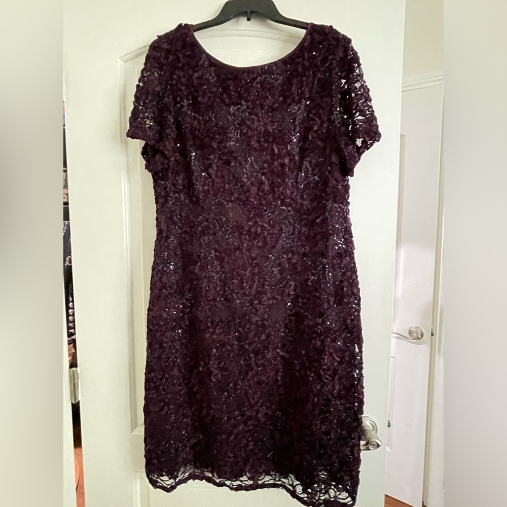 Giovanna Signature Plus Short Sleeve Embellished Sheath Dress